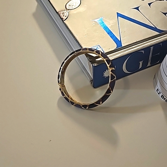 Vintage Gold Tone Enamel Cuff Clamper Bracelet. - Picture 5 of 8